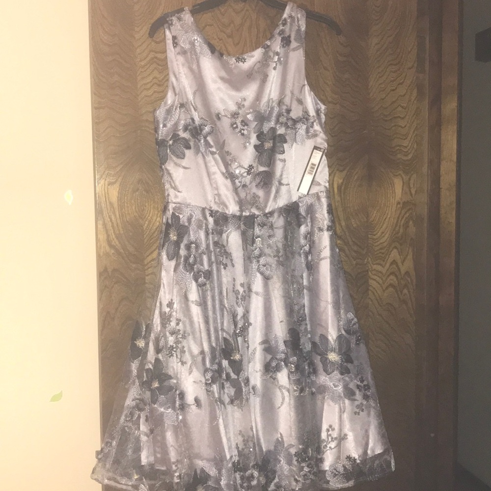 Tahari lace party dress
